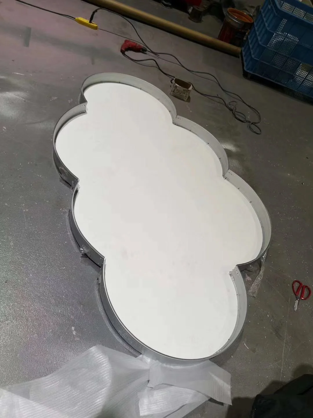 Applications & Prototypes Cloud-shaped illuminated structure during workshop fabrication
