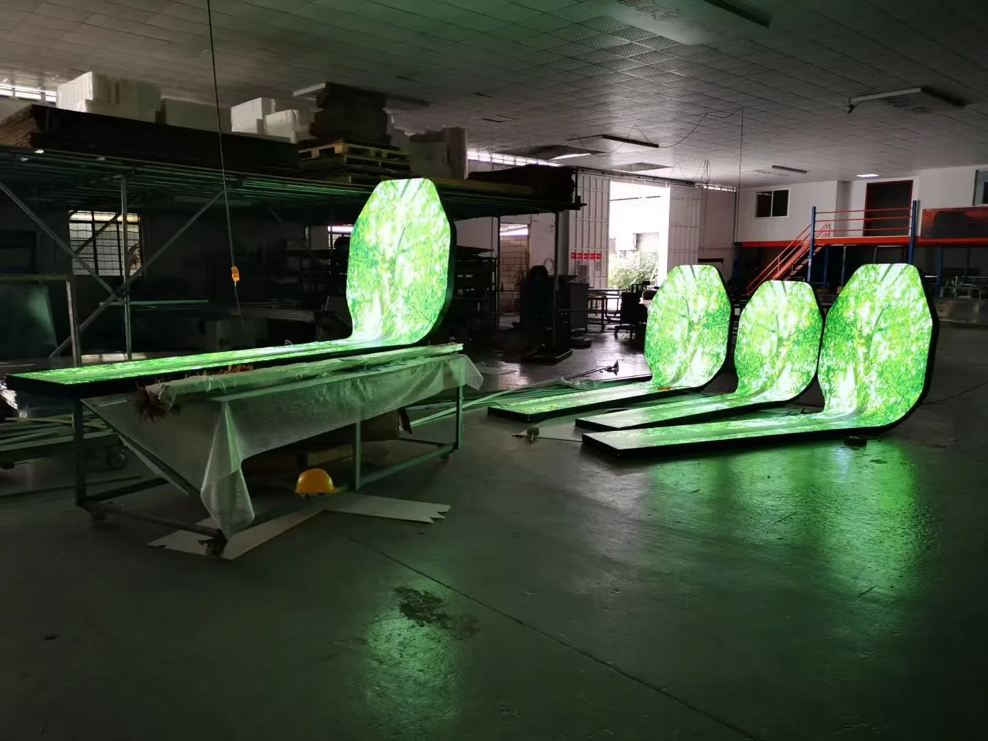 Custom-shaped illuminated modules during a workshop light-on check