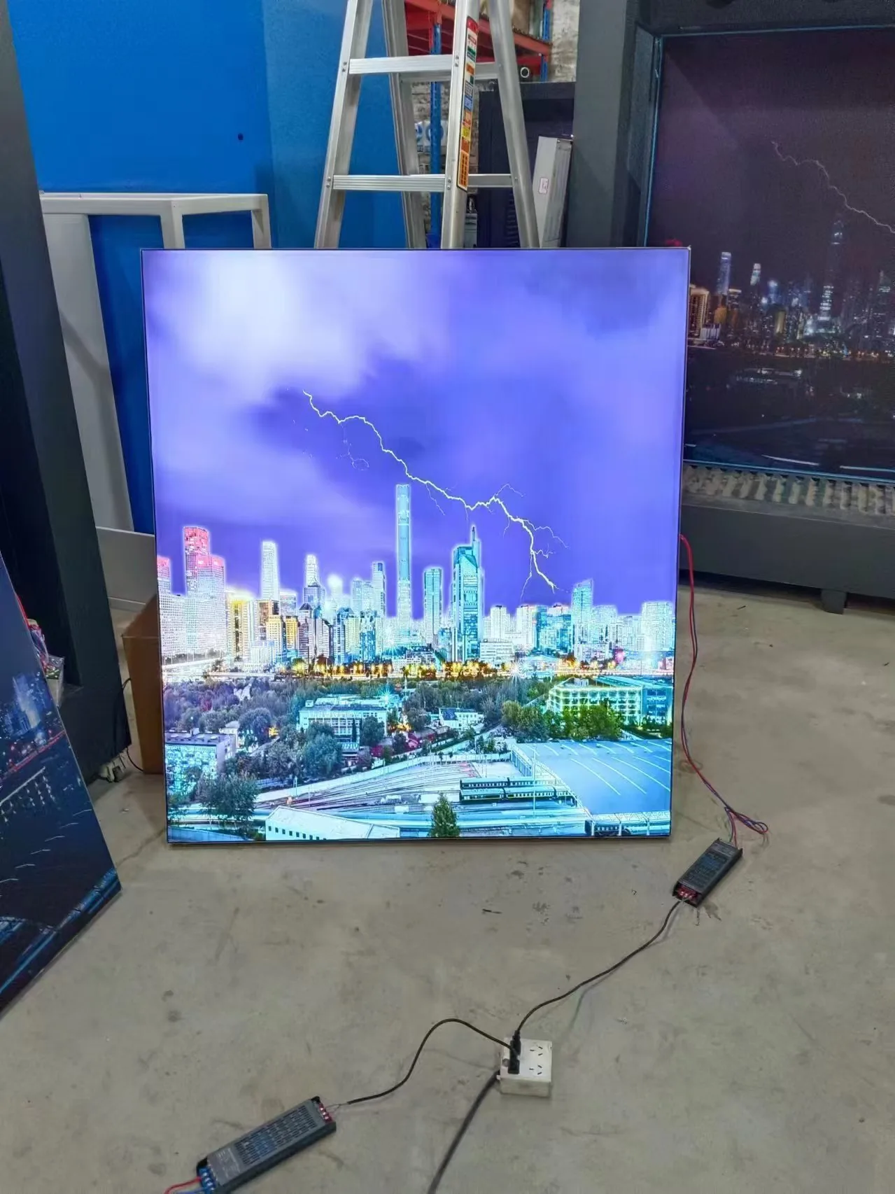 Dynamic illuminated display showing a second physical effect state
