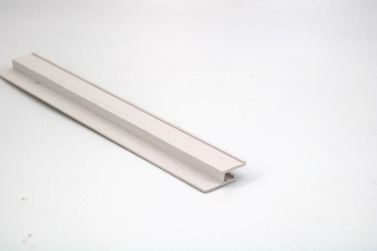 H-code SEG frame profile detail on a neutral background